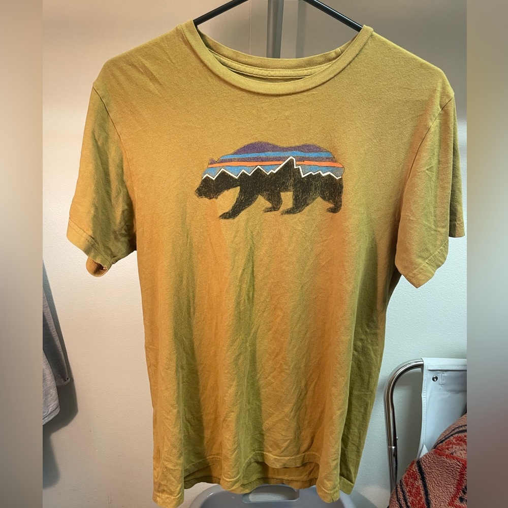 Patagonia T Shirt Bear Mens Medium Good Conditions Nothing wrong with it